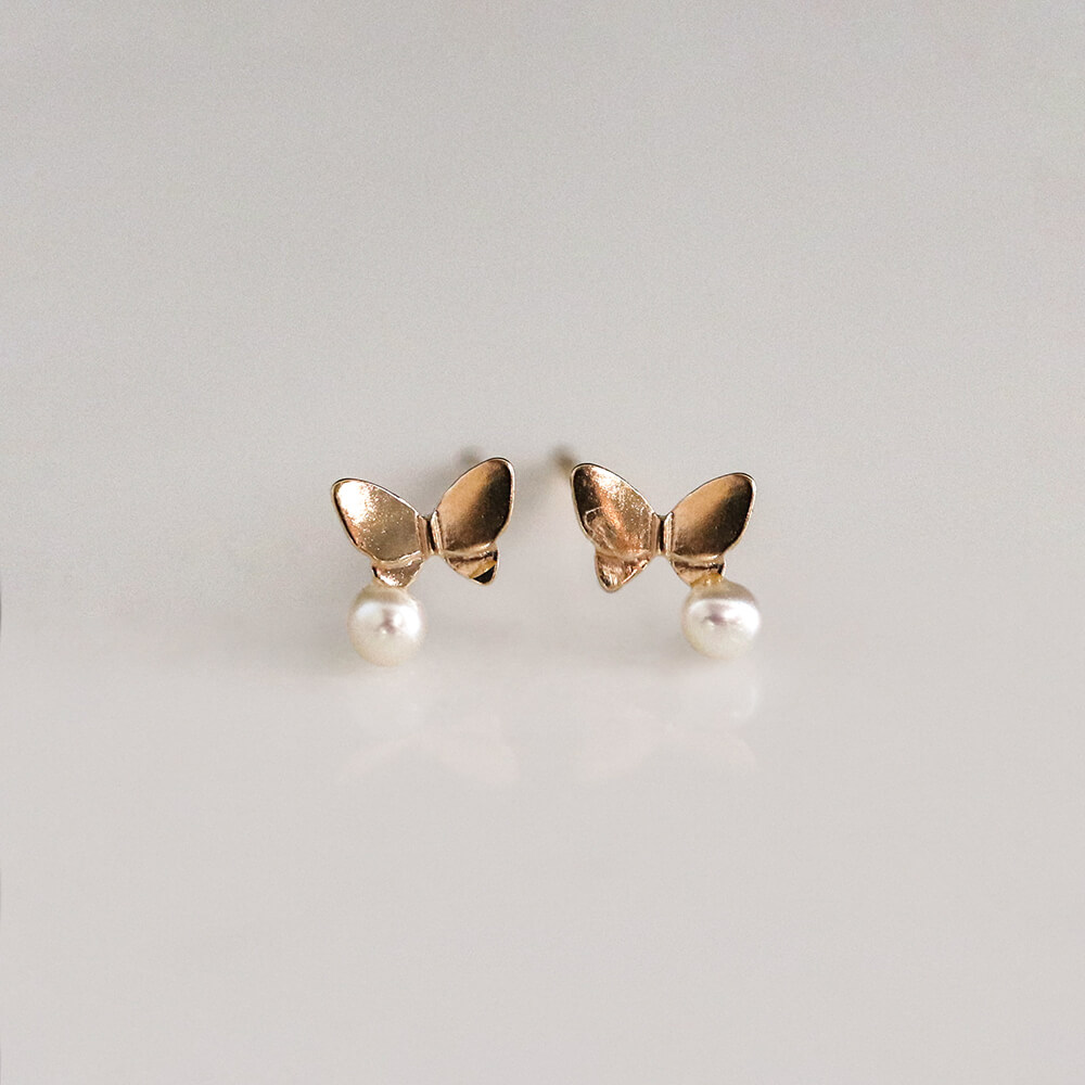 パール バタフライ ピアス | K10YG  〈Web限定〉