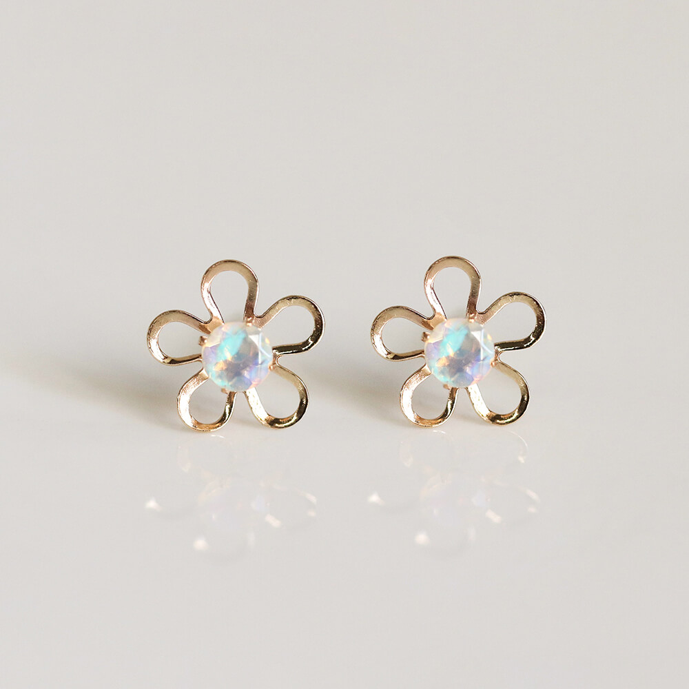 オパール フラワー ピアス | K10YG  〈Web限定〉