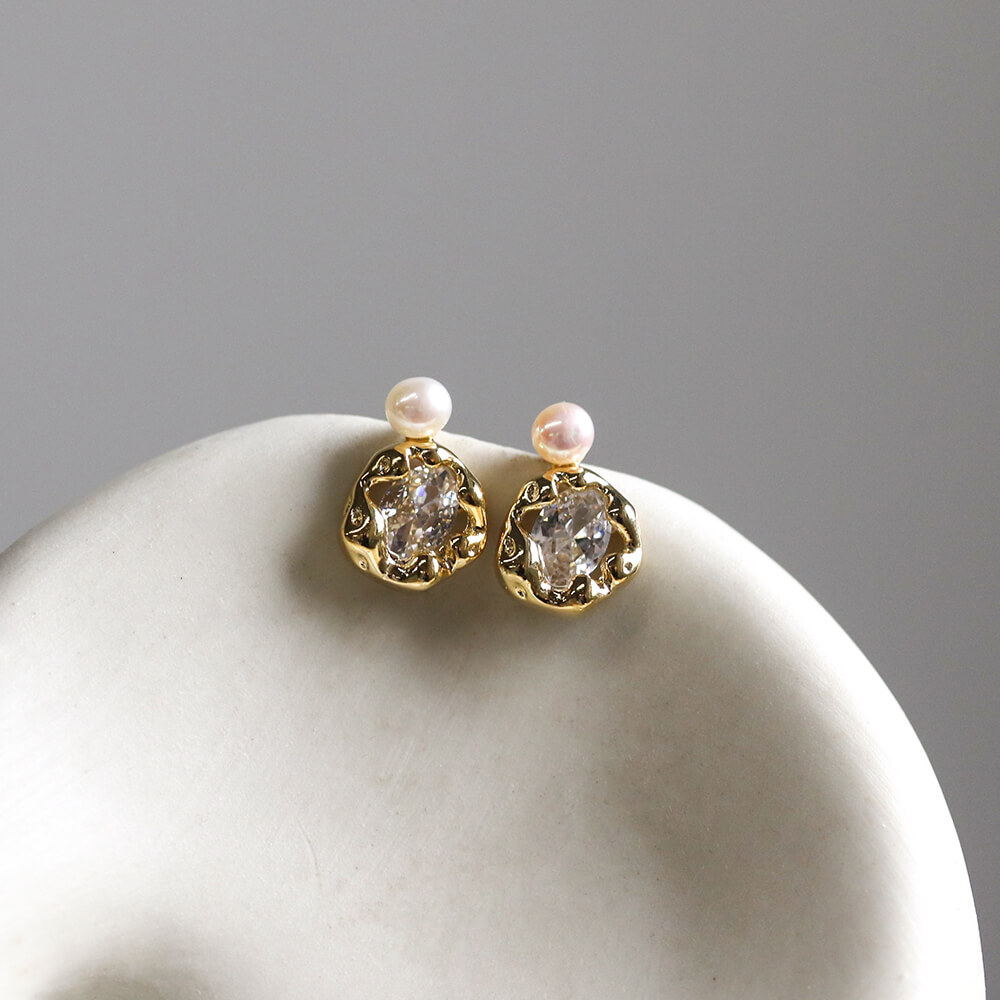 パール / クリスタル ピアス