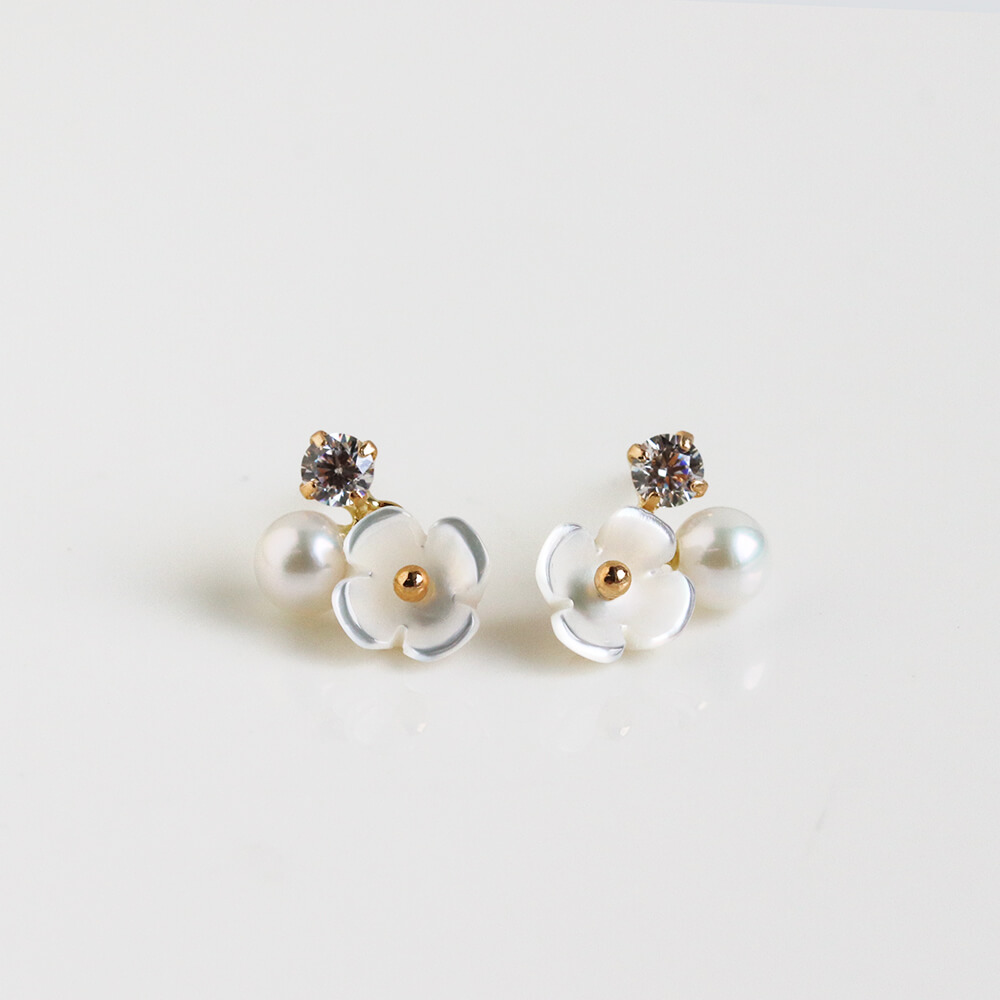 白蝶貝 / キュービックジルコニア / パール フラワー ピアス | K10YG〈Web限定〉
