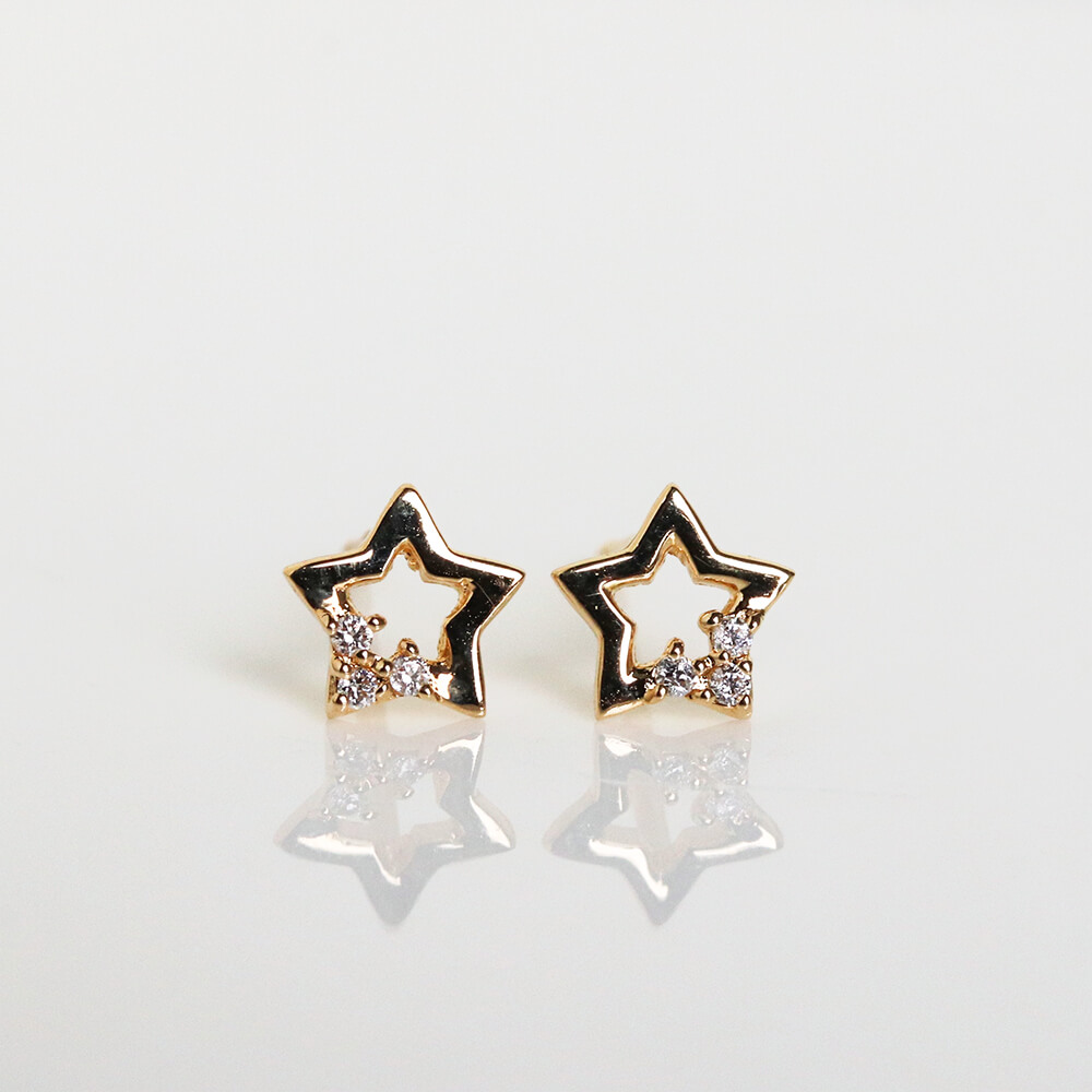 ダイヤモンド スター ピアス | K18