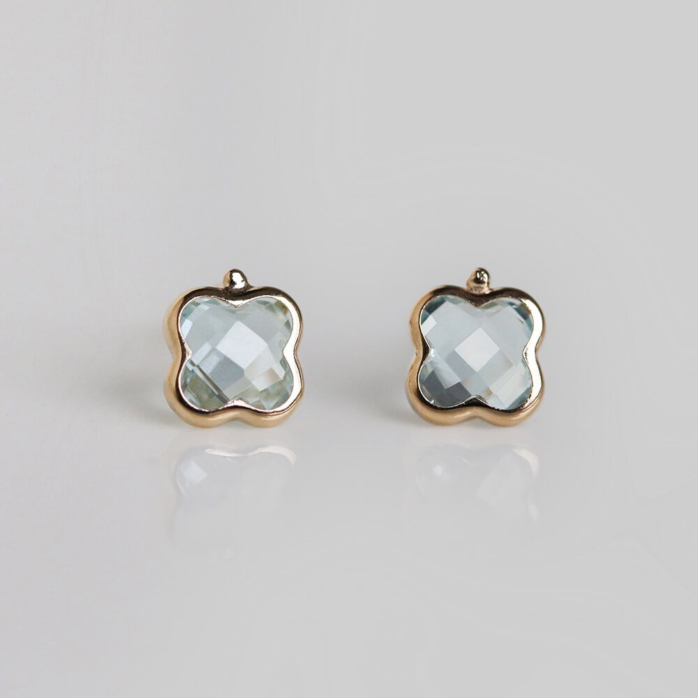 スカイブルートパーズ  ピアス | K10YG 〈Web限定〉