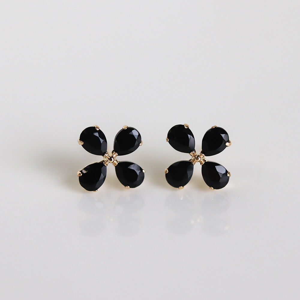 オニキス フラワー ピアス | K10YG 【WEB/ランドマーク店限定】
