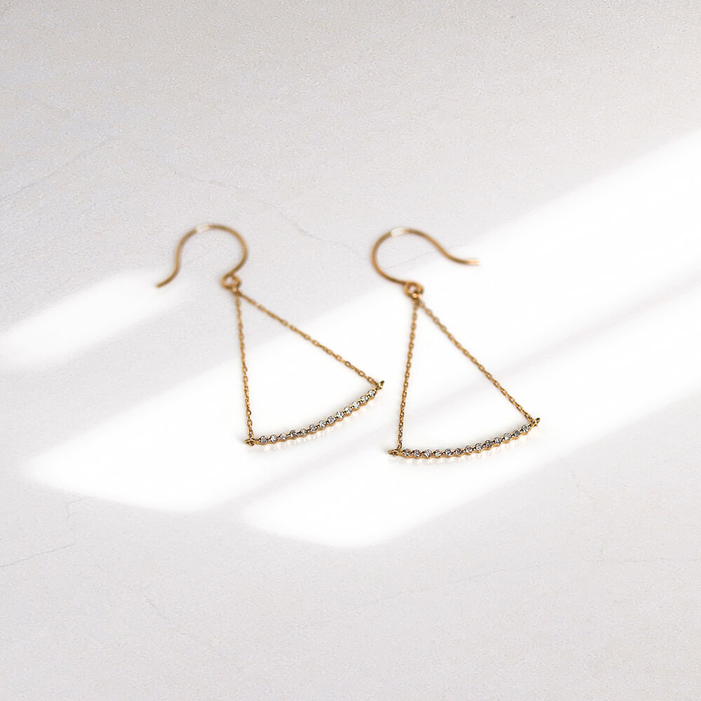 ダイヤモンド フック ピアス | K10YG 〈世界最小〉〈Web限定〉