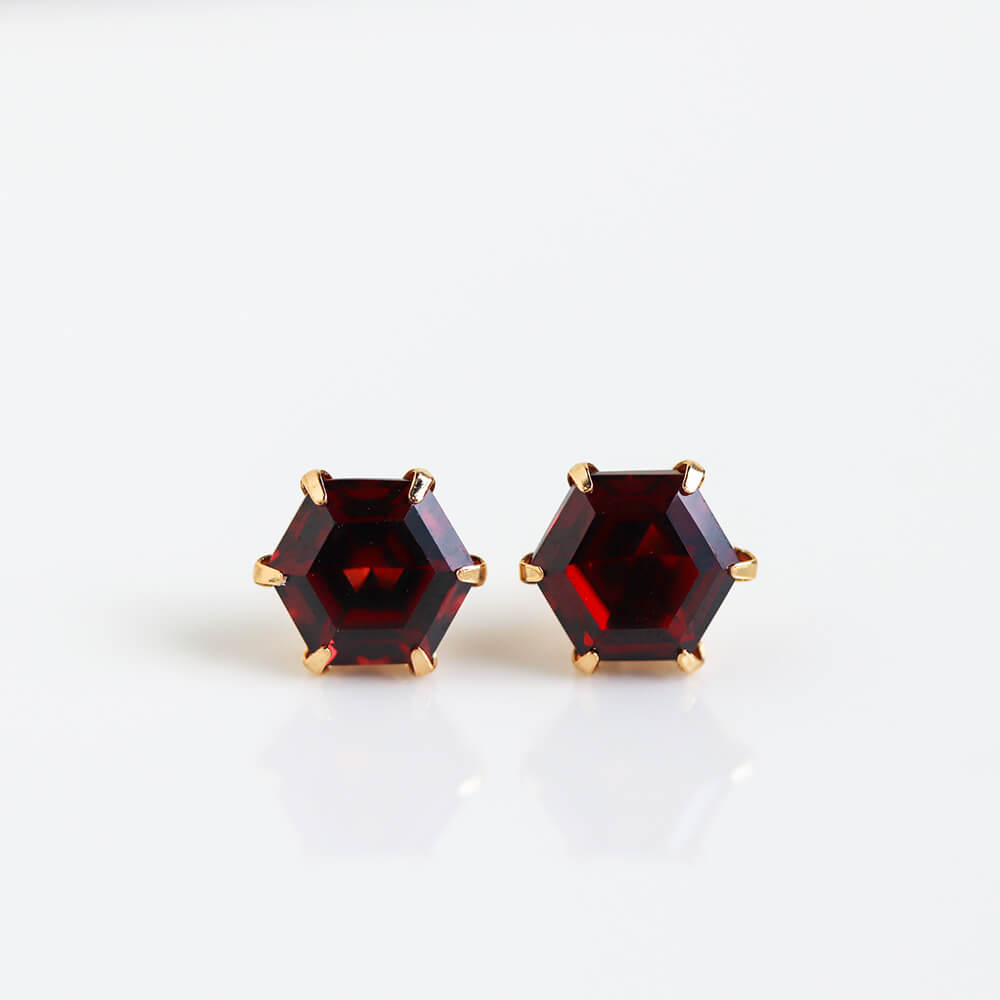 ガーネット ピアス | K18〈Web限定〉