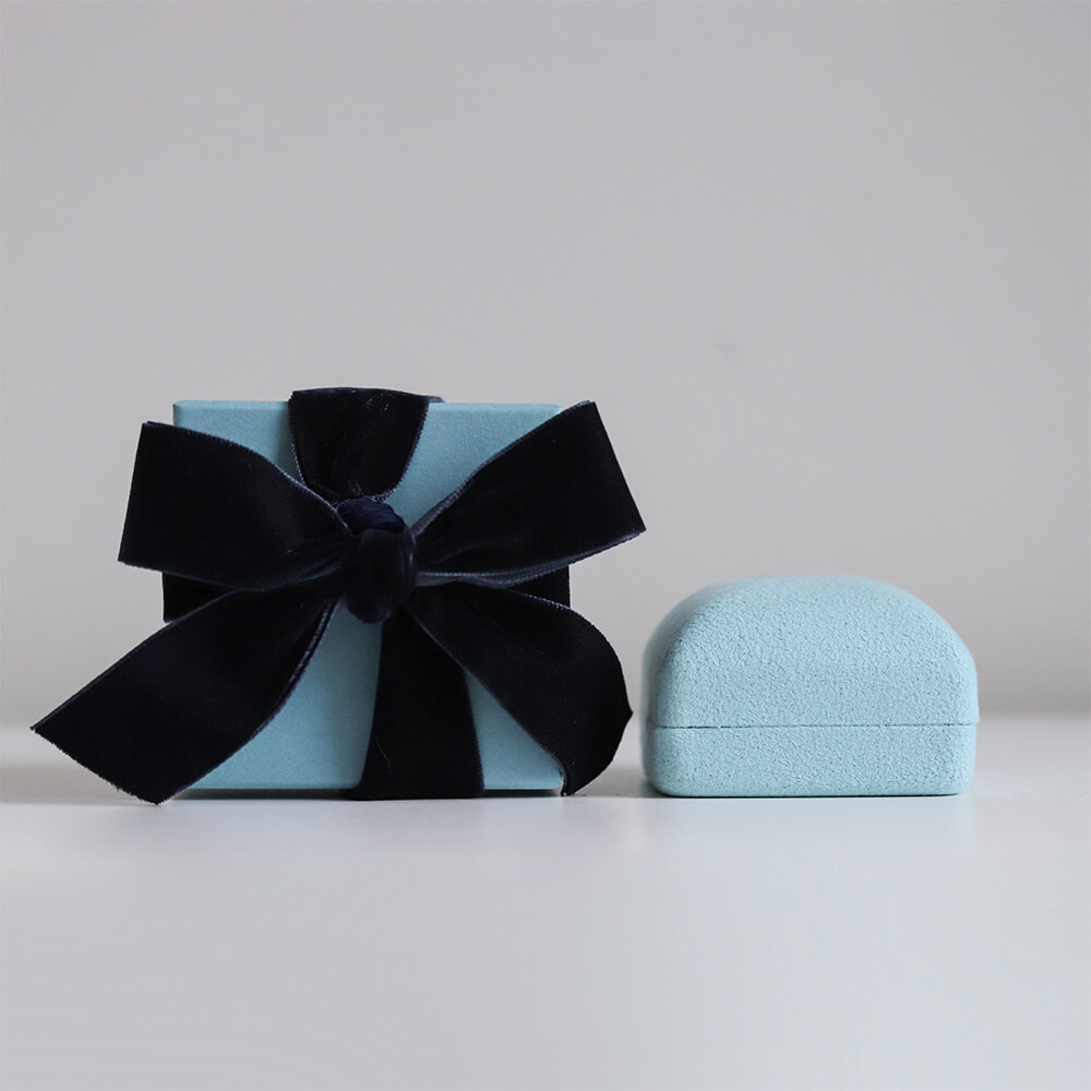 2025 HOLIDAY COLLECTION 限定 ジュエリーボックス〈数量限定〉